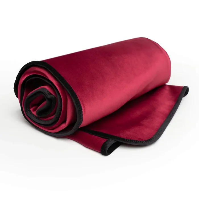 Fascinator Lush Throw Merlot Microvelvet – King Size